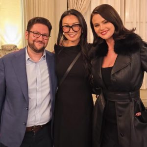 12 December: new pic of SelenaJoyce Kim & Mehdi