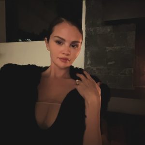 1 January: Selena celebrating New Year’s with friends