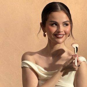 14 January: new promo picture of Selena for Rare Beauty