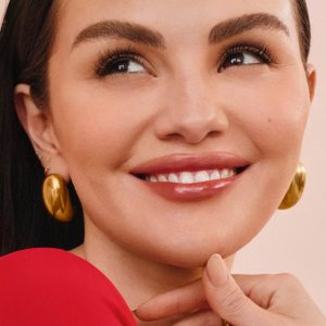 6 January: new promo portraits with Selena for Rare Beauty