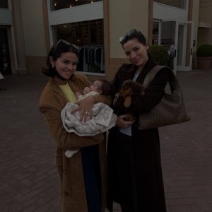 26 January: new pic of Selena with Connar Franklin and her newborn baby