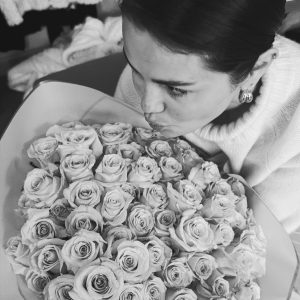 15 February: Selena celebrates Valentine’s Day