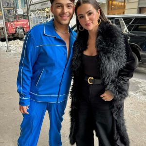 3 February: Selena with fans in New York