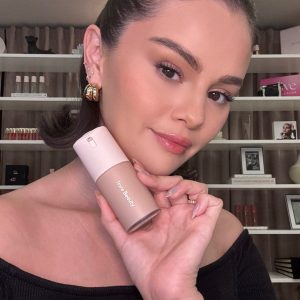 27 March: new picture with Selena for Rare Beauty