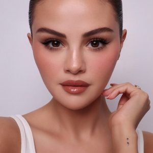 30 March: new stunning selfies of Selena