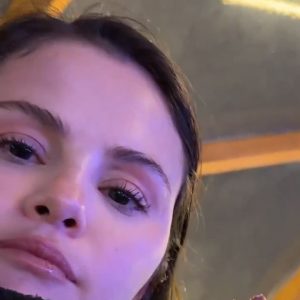 21 March: check out new cute video of Selena