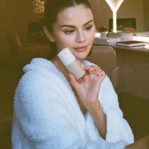 2 April: Selena presents her new 3-in-1 foundation by Rare Beauty