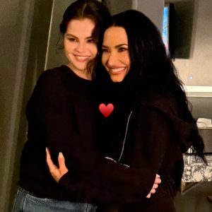 14 April: Selena attended Demi Lovato’s concert and posted new picture with her