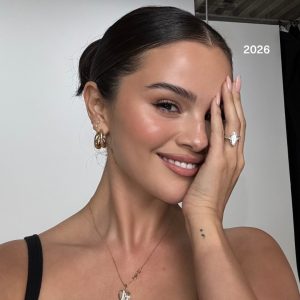 14 April: watch Selena recreating 2016 vs 2026 makeup with Desi Perkins