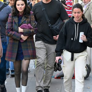 27 & 28 May: new paparazzi candids of Selena in London