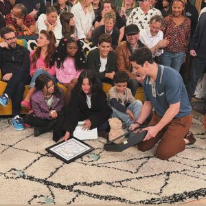 1 May: Selena shared new pics from behind the scenes of filming ‘Wizards Beyond Waverly Place’