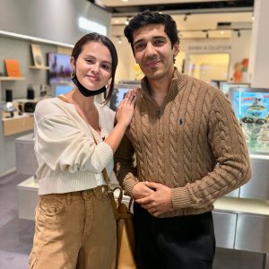20 May: Selena at the tech store in London