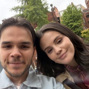 21 May: Selena with fans in London