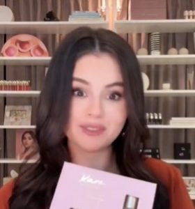4 May: new video with Selena for Rare Beauty