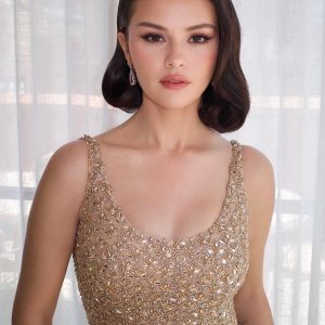 4 July: new breathtaking pics of Selena from a photoshoot for Taylor Swift wedding ceremony