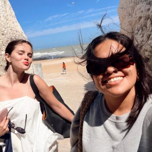 15 July: new pictures of Selena with Priscilla on the beach in England
