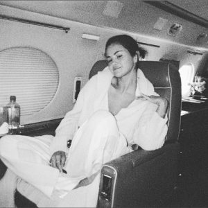 28 July: new personal pic of Selena on a plane