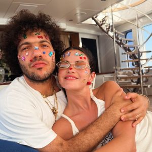26 July: new selfie with Benny and cute video from Selena’s IG stories