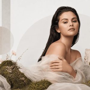 28 July: new promo pic of Selena from her new photoshoot for ‘Rare Beginnings’ perfume