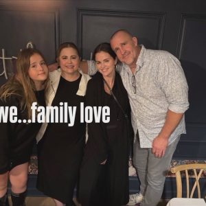 14 July: new rare picture of Selena with family