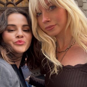 25 August: Selena with a fan on the set of Only Murders in London