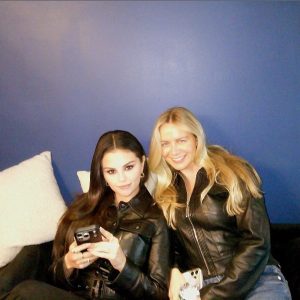 22 September: new picture of Selena with Raquelle Stevens