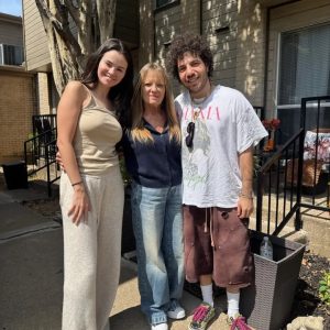 1 October: new pic of Selena & Benny Blanco in Texas