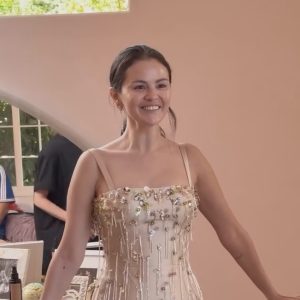 16 October: new video of Selena from behind the scenes of The Rare Impact Fund Benefit Gala