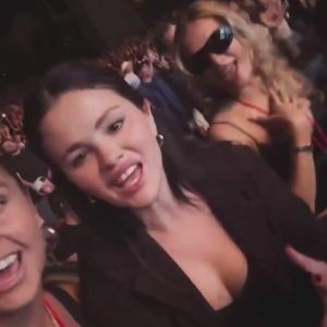 17 October: Selena attending Miley Curys’ concert in Los Angeles